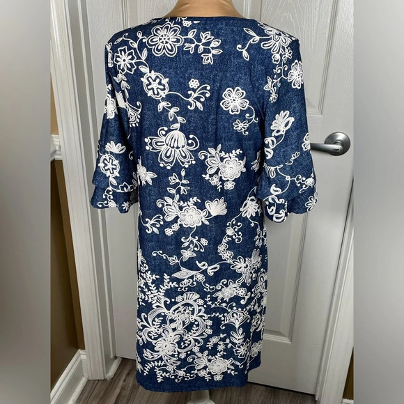 TACERA Dress Blue White Lace Floral Beach Dress Size Medium Stretch - Picture 5 of 7